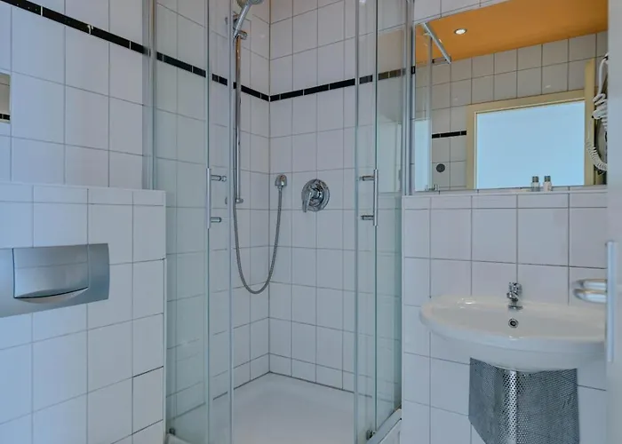 Mondial Comfort - Frankfurt Centre 3*