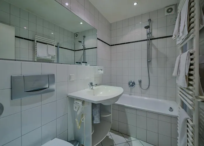 Mondial Comfort - Frankfurt Centre 3*