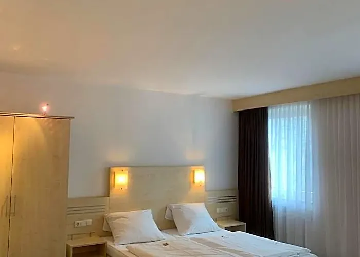 Hotel Mondial Comfort - Frankfurt Centre 3*