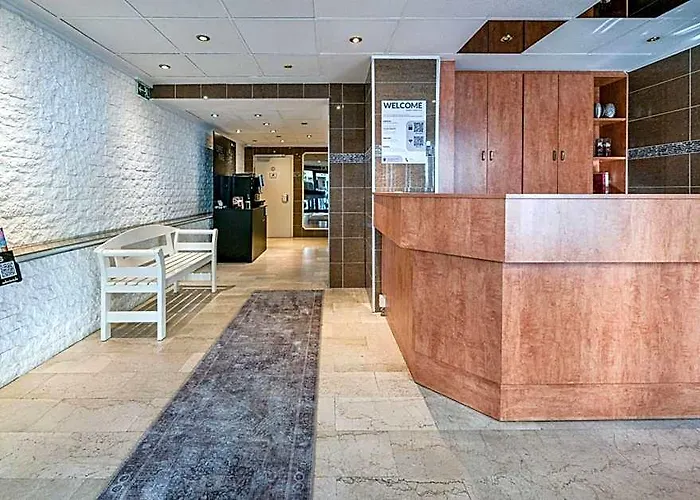 מלון Mondial Comfort - Frankfurt Centre 3*