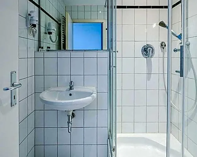Mondial Comfort - Frankfurt Centre מלון