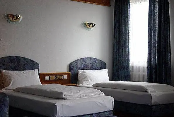 מלון Mondial Comfort - Frankfurt Centre 3*